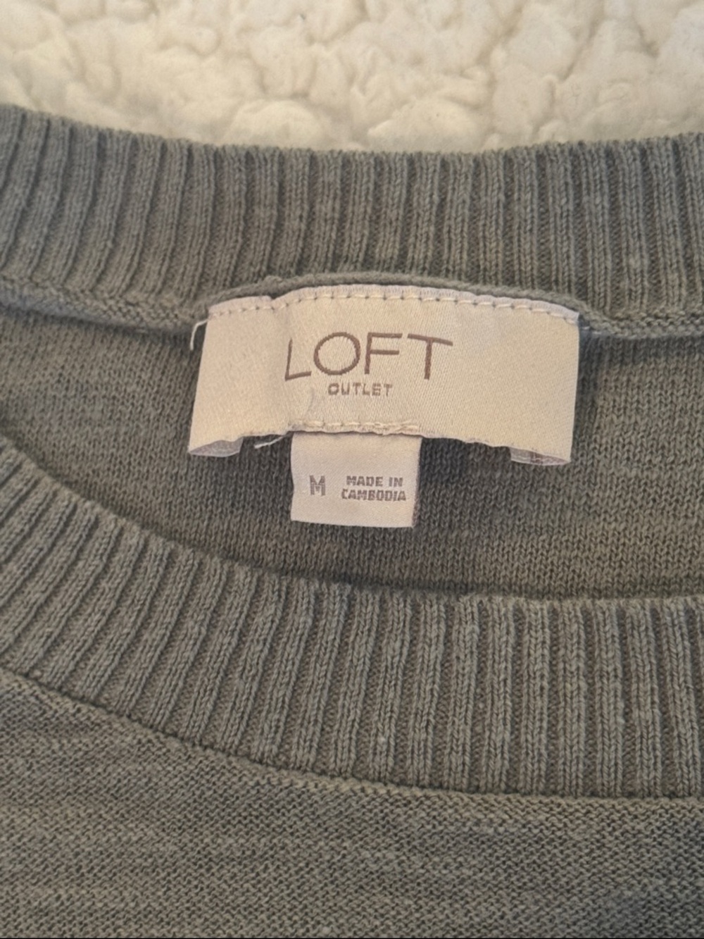 LOFT Women’s Short-Sleeve Knit Top in Olive, size medium - Picture 3 of 9